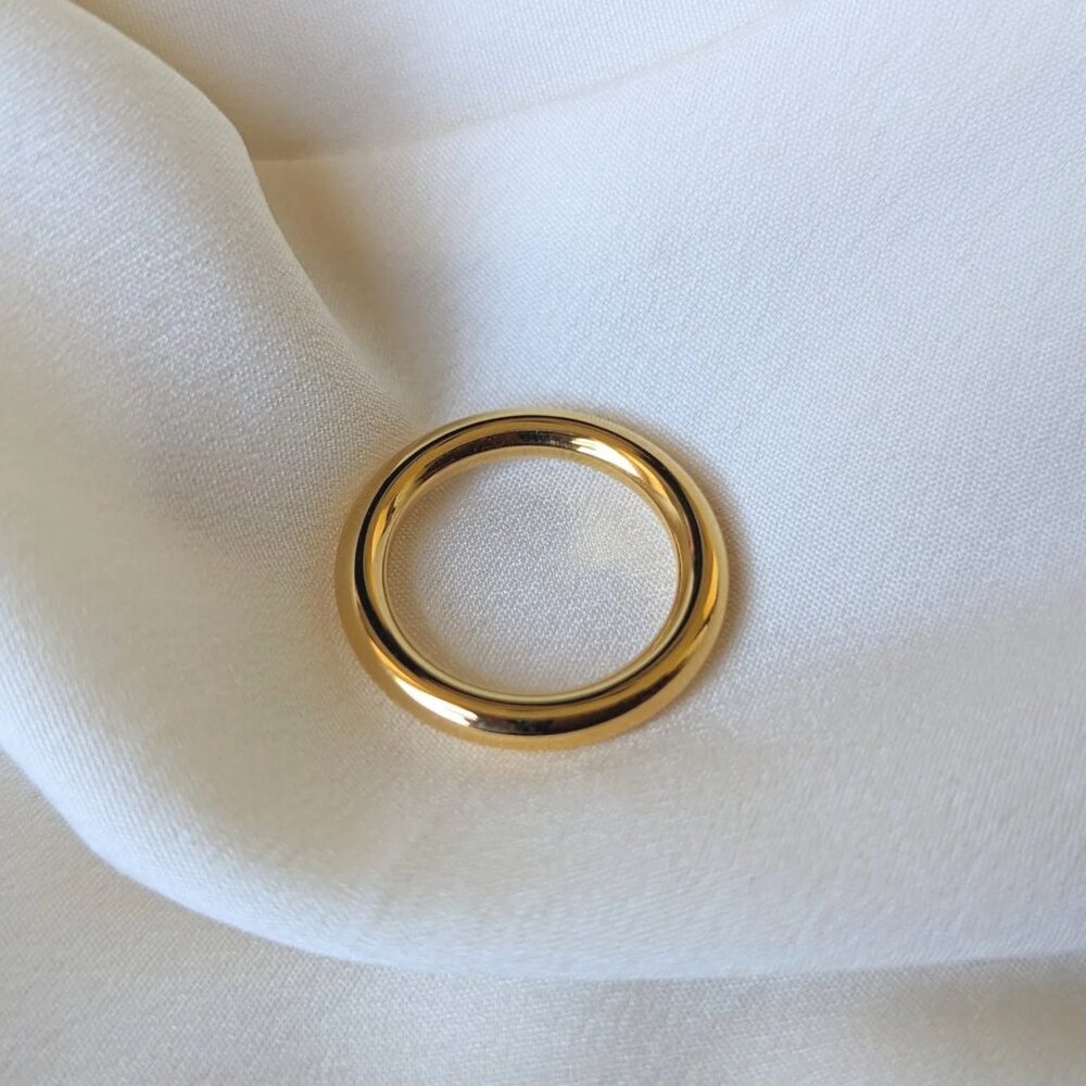 Waterproof Gold Ring Tarnish Free 18k Gold PVD Plated Meivim Eloise Ring Size 7